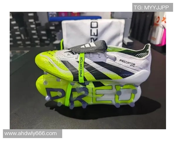 阿迪达斯11号足球明星的传奇之路与荣耀时刻揭秘