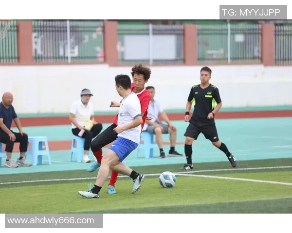 长宁区足球明星的崛起与发展探索,助力青少年足球梦想的实现与传承 长宁区足球明星的崛起与发展探索,助力青少年足球梦想的实现与传承